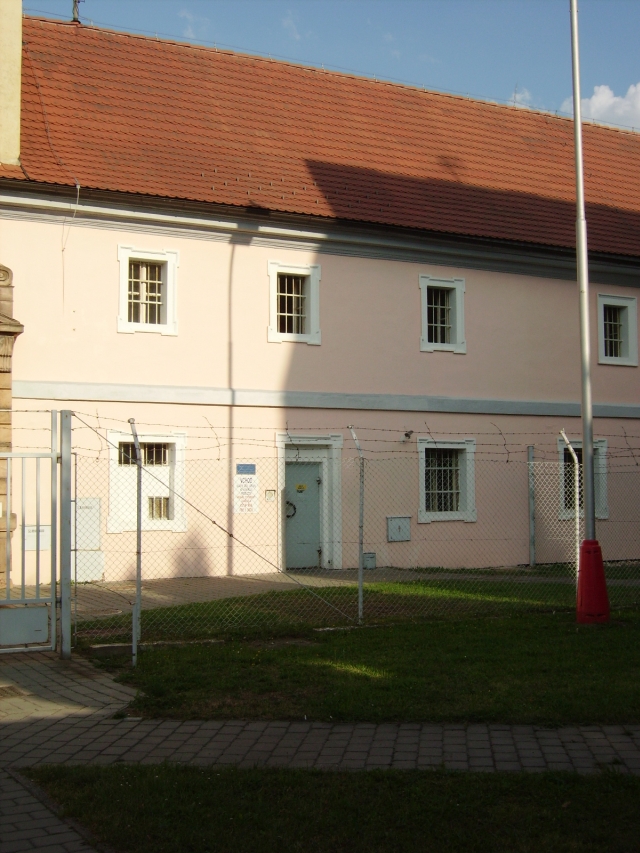 věznice Valdice - vchod pro návštěvy